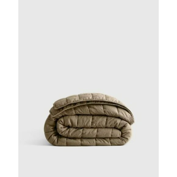 NWT Quince Queen Aloe European Linen Box Quilt – Luxury Bedding - Picture 1 of 3